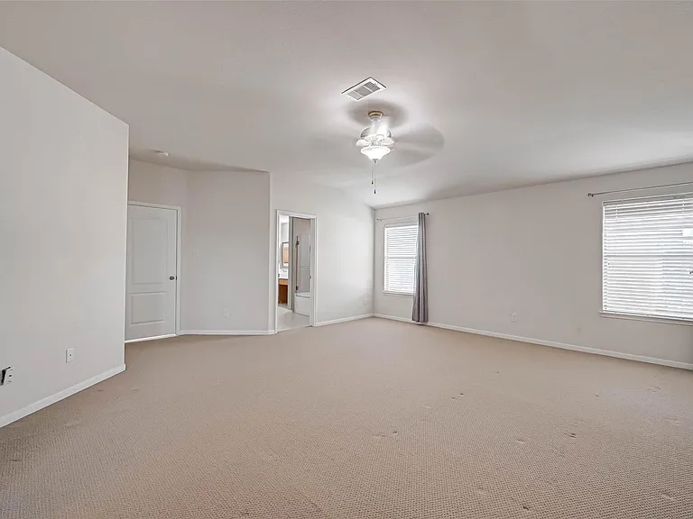 502 Mornington Ln — Photo 41