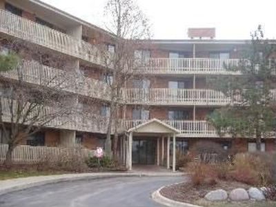1700 Wedgewood Dr APT 204, Gurnee, IL, 60031