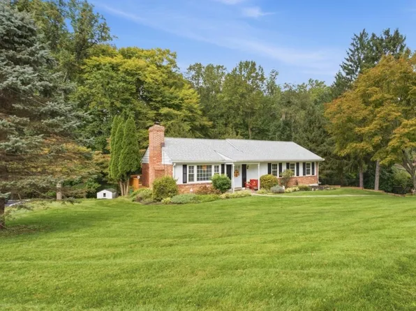 144 Brookside Rd, Newtown Square, PA 19073