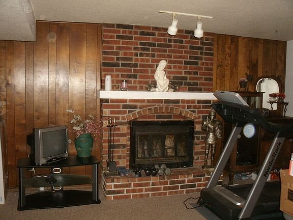 2nd image of 3100 NW Castle Dr