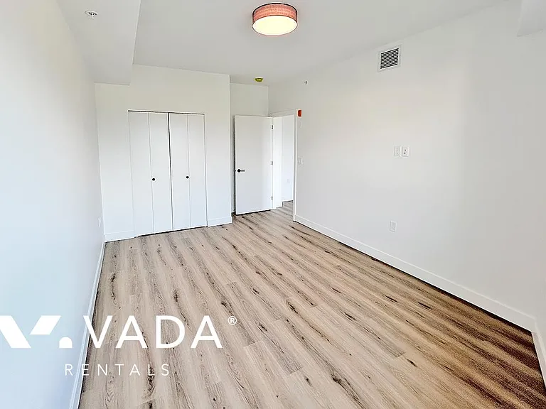 3068 Kingsway #601 — Photo 6