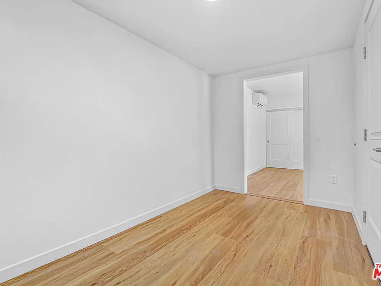 2615 Carmona Ave — Photo 10