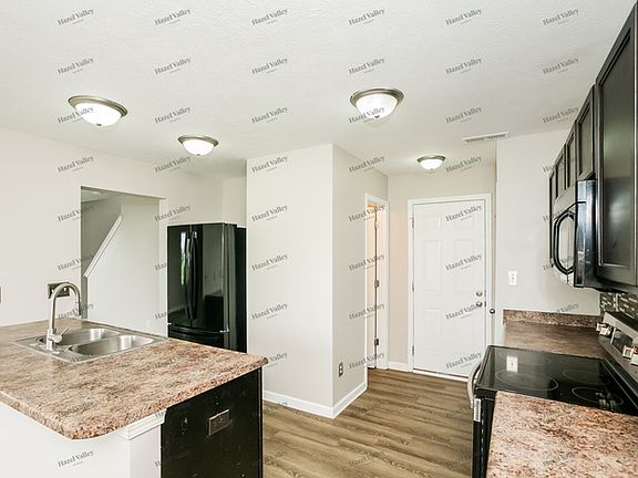 5th image of 7853 Danube St