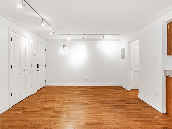 2nd image of 1330 Race St APT 3