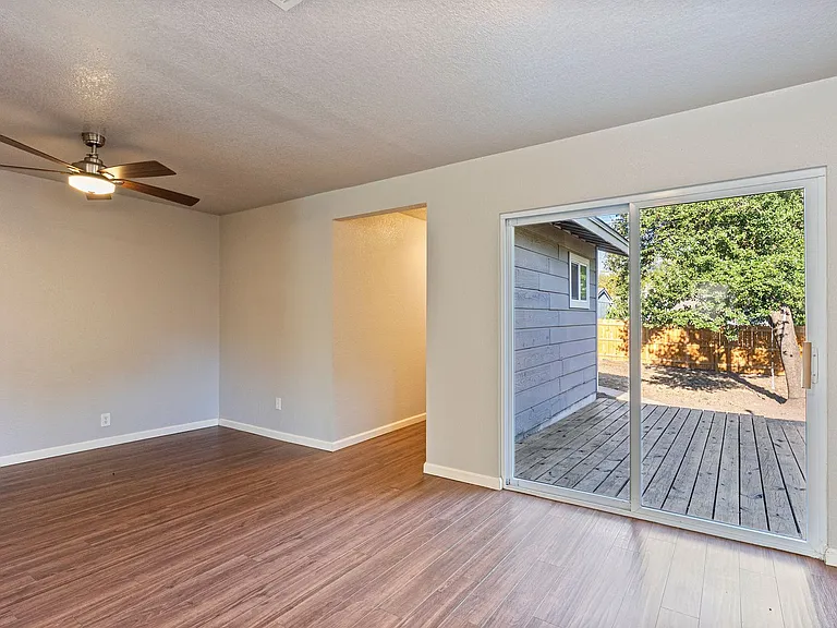 5708 Blythewood Dr — Photo 7