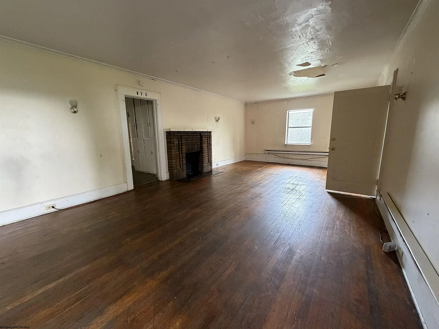 3 bed, 1.0 bath, $1,800 — Photo 4