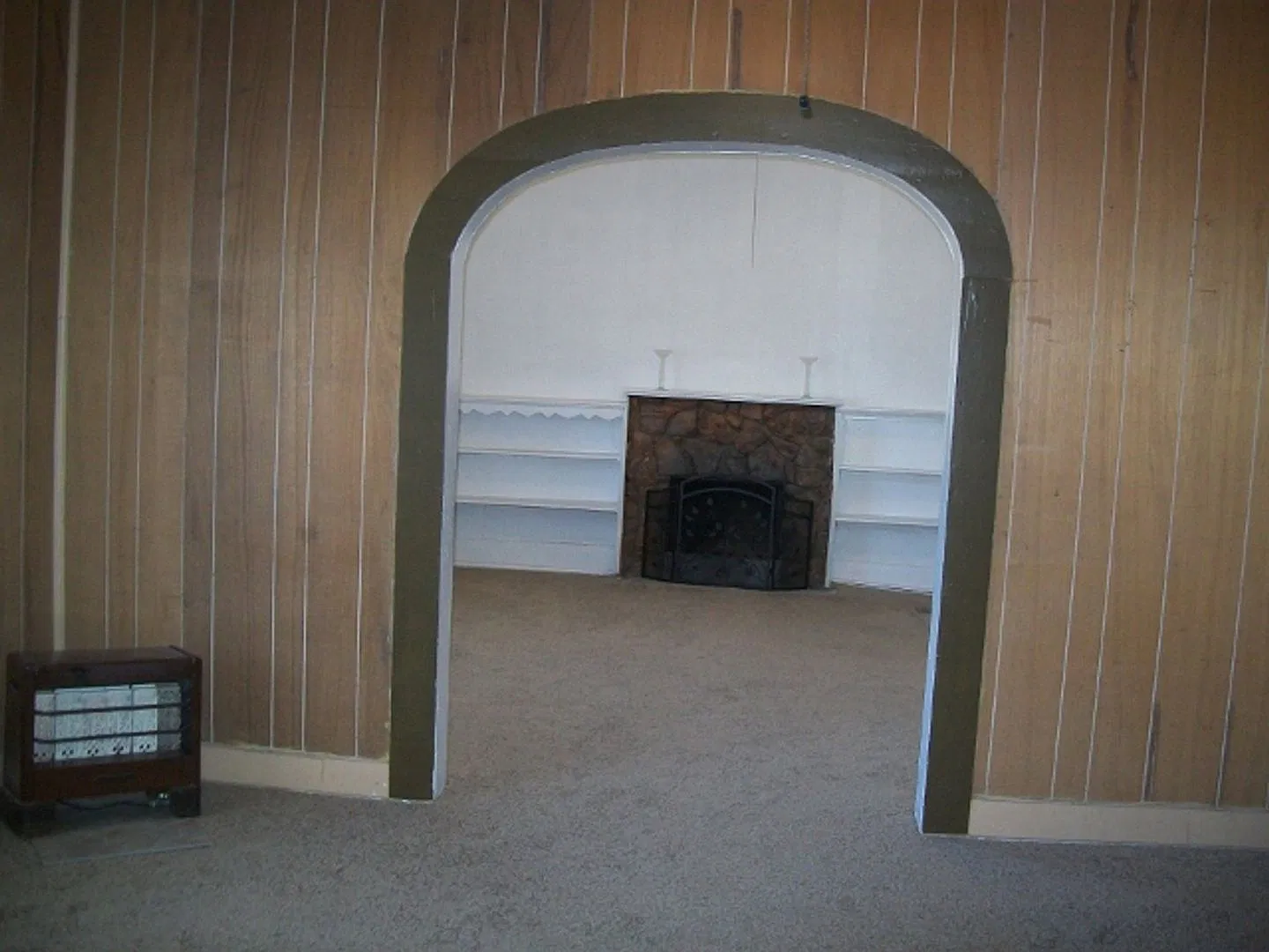 110 Gladstone — Photo 4