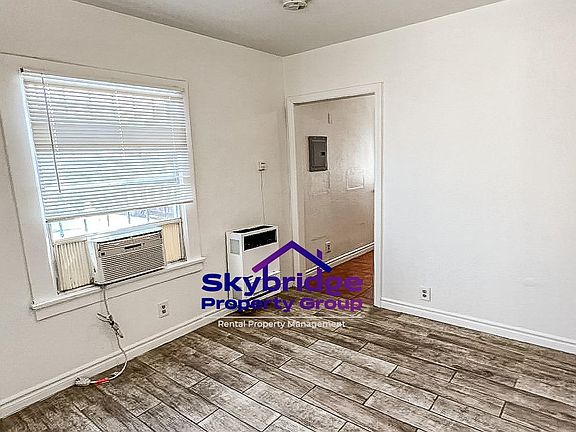 2nd image of 1428 W 59th St #1/2