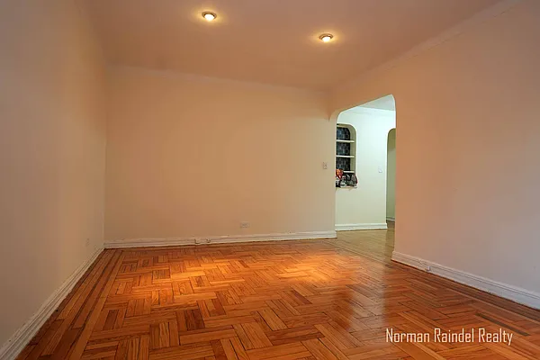 Rented by Norman Raindel, LREB | media 41