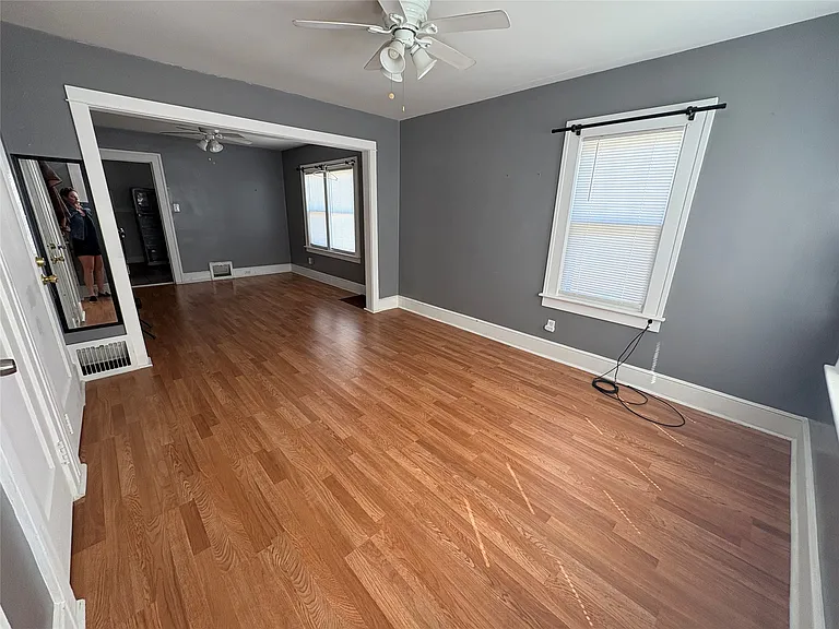 260 Ackley Ave — Photo 5