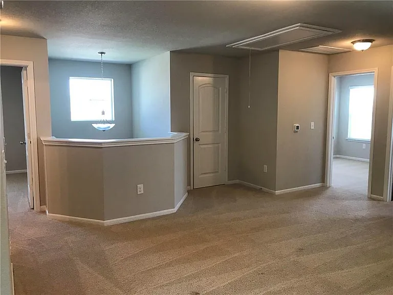 2205 Bettylou Ln — Photo 15