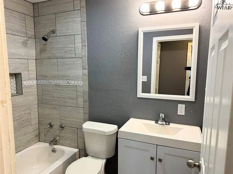 2949 Cunningham Dr — Photo 18
