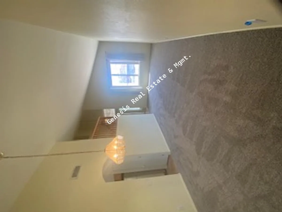 3 bed, 2.5 bath, 1980 sqft, $1,875 — Photo 3