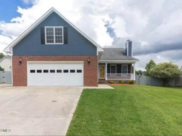 2805 Franzia Dr, Fayetteville, NC 28306