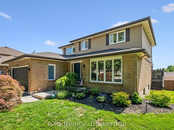 3rd image of 27 Notchwood Ct