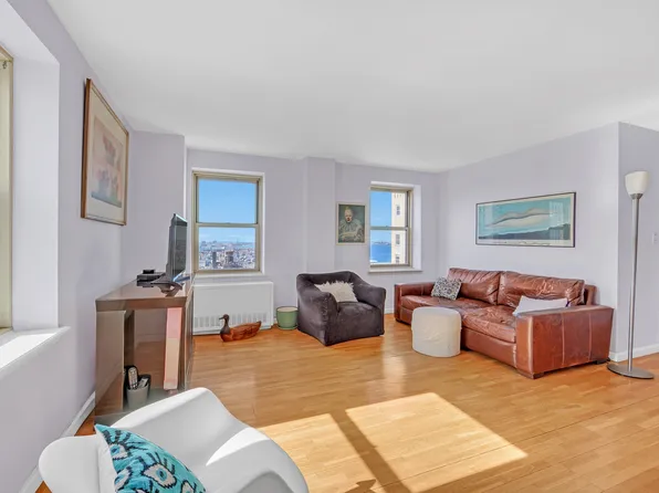 111 Hicks Street 24F image 3 of 19