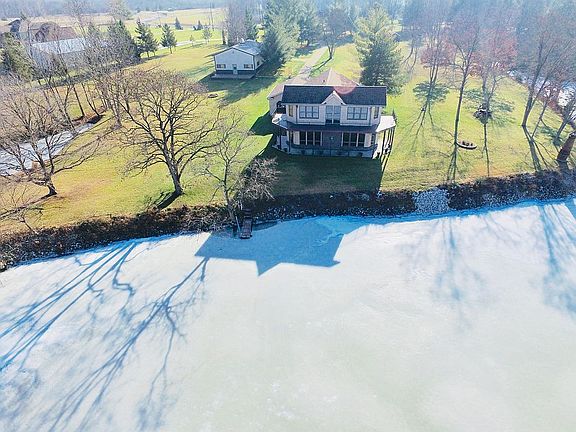 4th image of 766 Seneca Dr