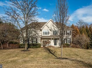 10 Edward Dr, Avondale, PA 19311