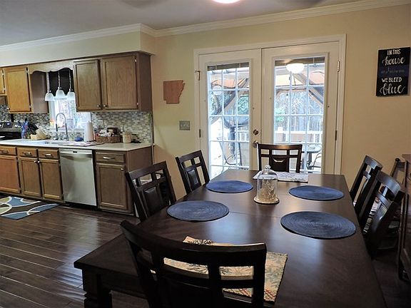 5th image of 999 Parkview Dr