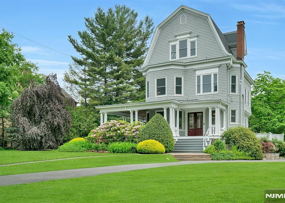 1st image of 141 W End Ave