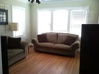 3118 W Addison St #2 — Photo 4
