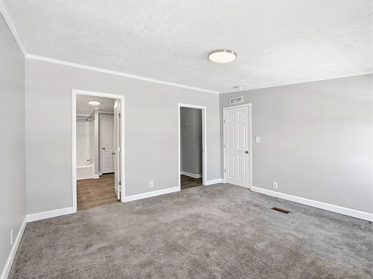 11049 Franklin St — Photo 17