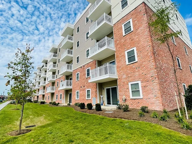210 - Exterior