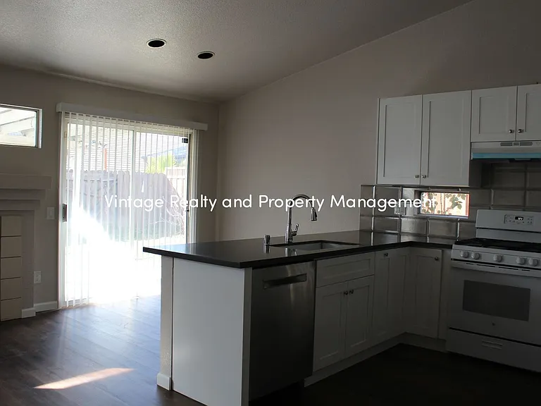 3375 Buttrick Ln — Photo 5