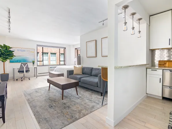 15 West 12th Street image 1 of 9