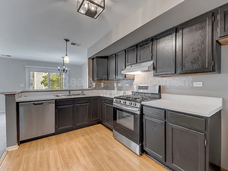293 Regal Ct — Photo 9