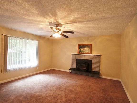 3rd image of 25912 Pioneer Way NW