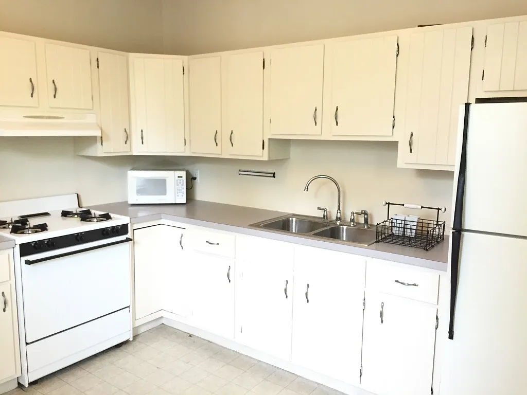 2 bed, 950 sqft, $1,695 — Photo 4