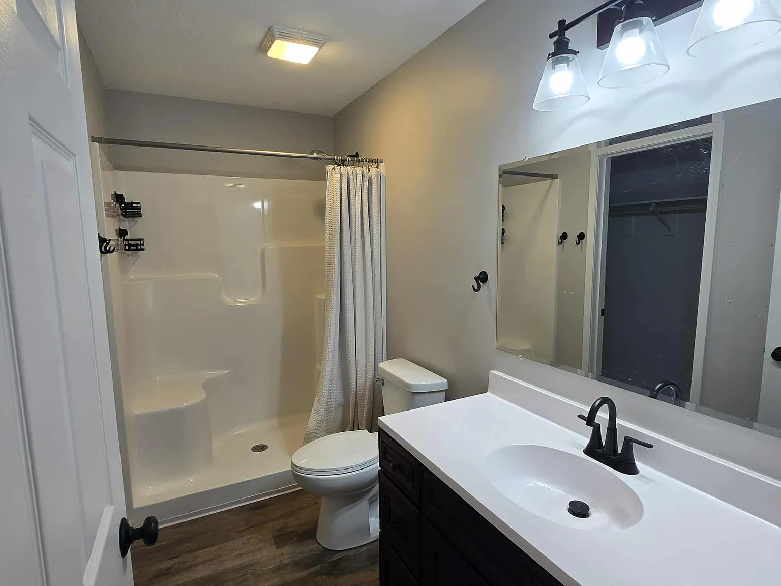 3 bed, 1350 sqft, $1,850 — Photo 4
