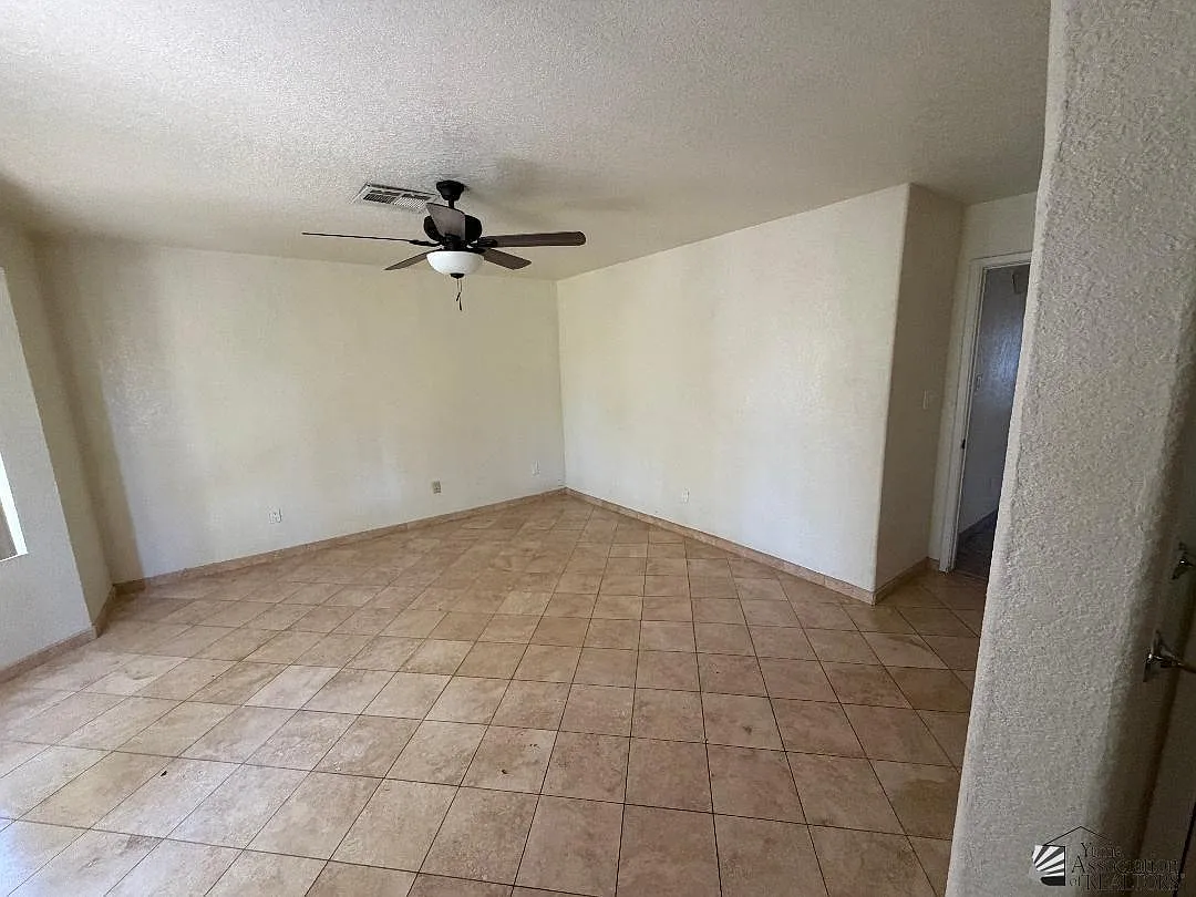 4 bed, 2.0 bath, 1700 sqft, $1,800 — Photo 4