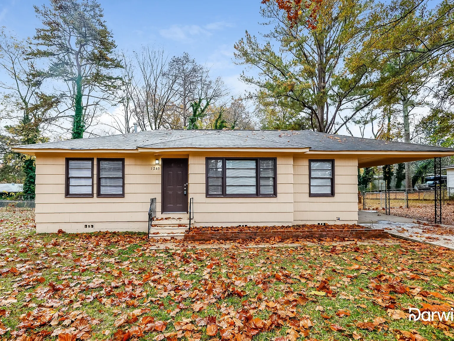 3 bed, 1.0 bath, 1026 sqft, $1,040 — Photo 1