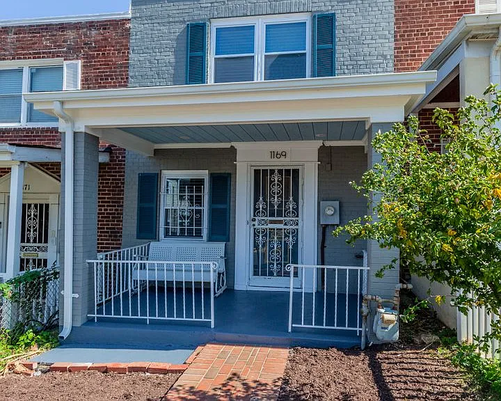 1169 Summit St NE — Photo 4