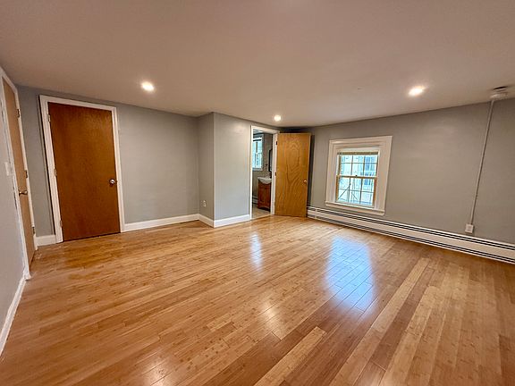 4th image of 350 Benefit St APT 5