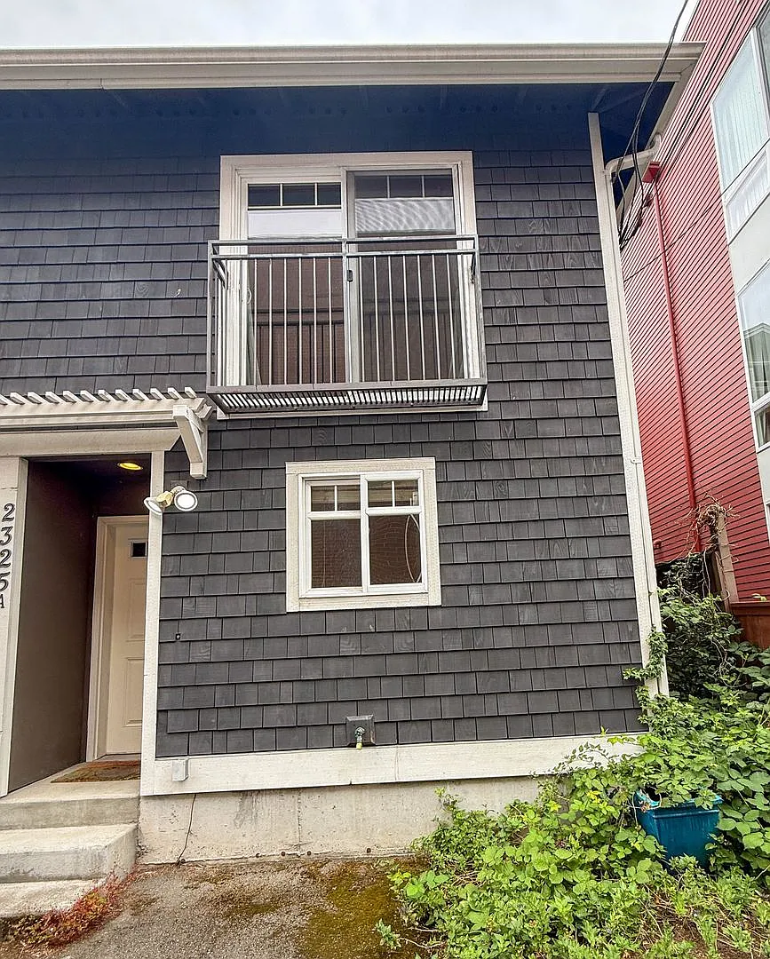 2bd/1.5ba Seattle Condo — Photo 1