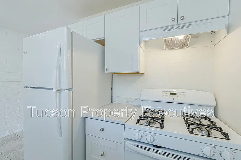 2 bed, 1.0 bath, 700 sqft, $1,025 — Photo 4