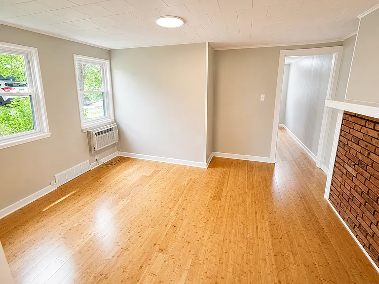 2617 Shady Ave — Photo 2