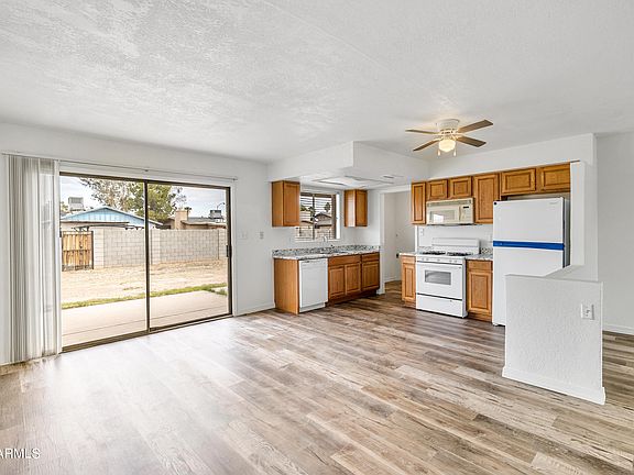 5th image of 202 E MELROSE Drive