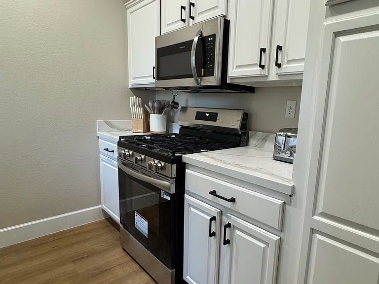 1555 Orange Ave — Photo 9