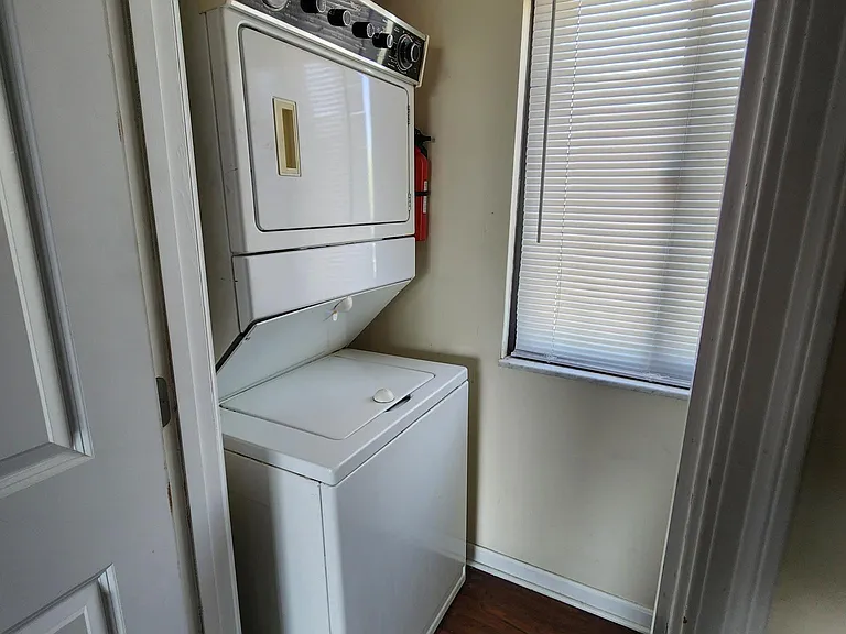 355 Grand Ave #201 — Photo 13