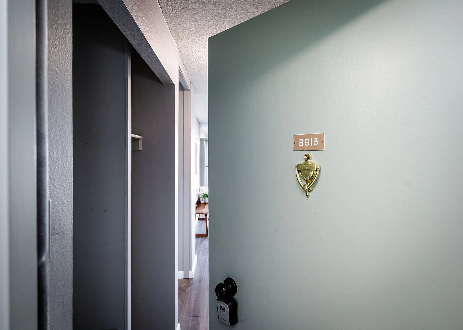 Beautiful 1 Bed 1 Bath Condo — Photo 1