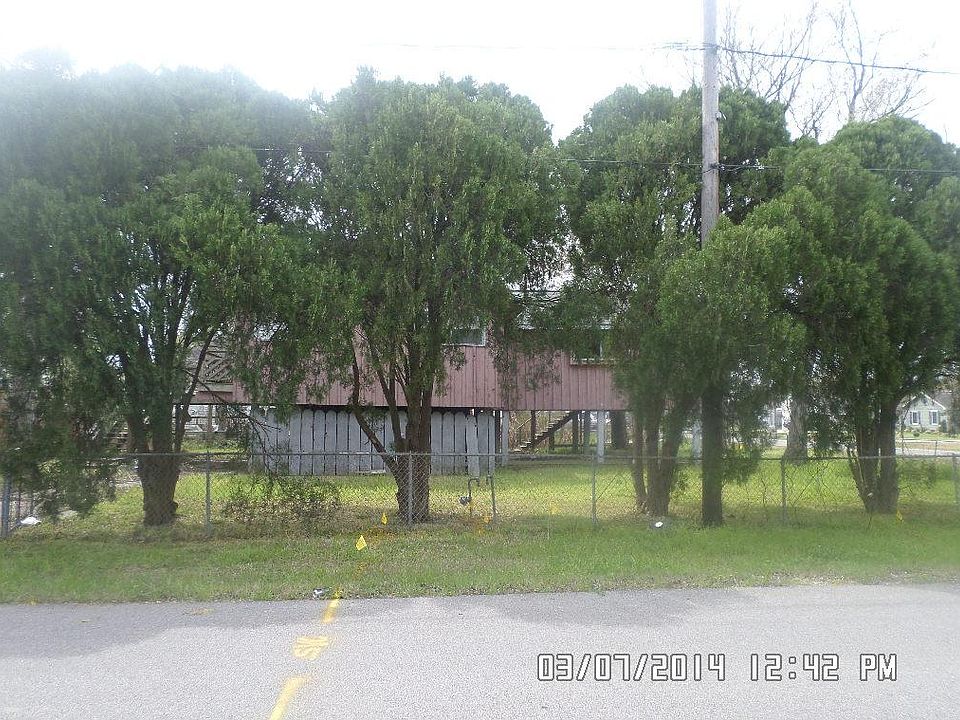 1st image of 223 Oakhurst St