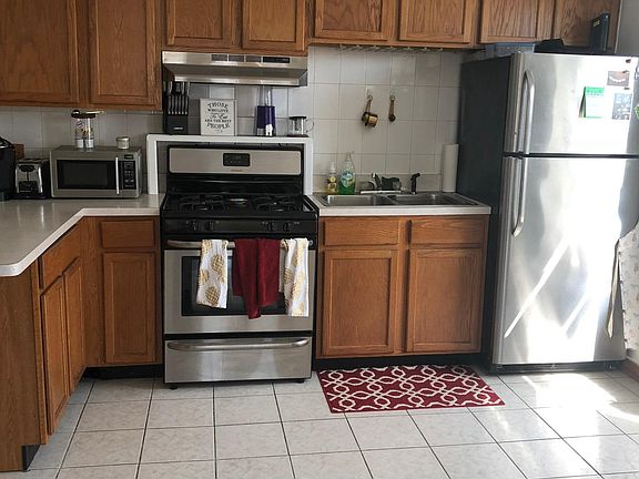 3rd image of 1356 W Grand Ave APT 4F