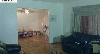 4th image of 2889 Howard St