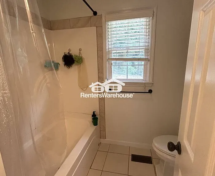 2501 Crestwood Cir — Photo 14