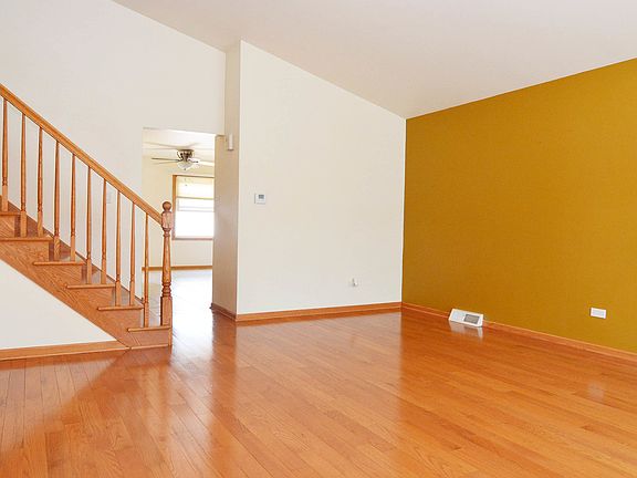 2nd image of 9828 Mason Ave
