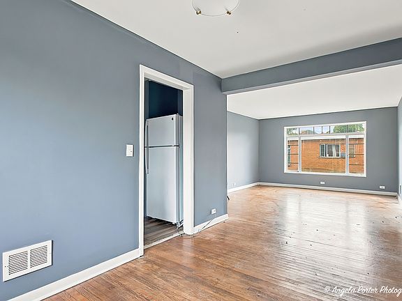 4th image of 754 Walnut St #2W